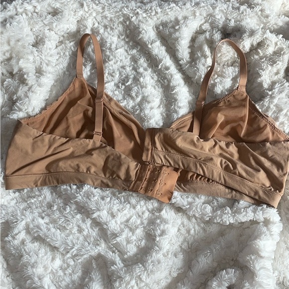 SKIMS Fits Everybody Crossover Bralette💕 - Picture 4 of 7